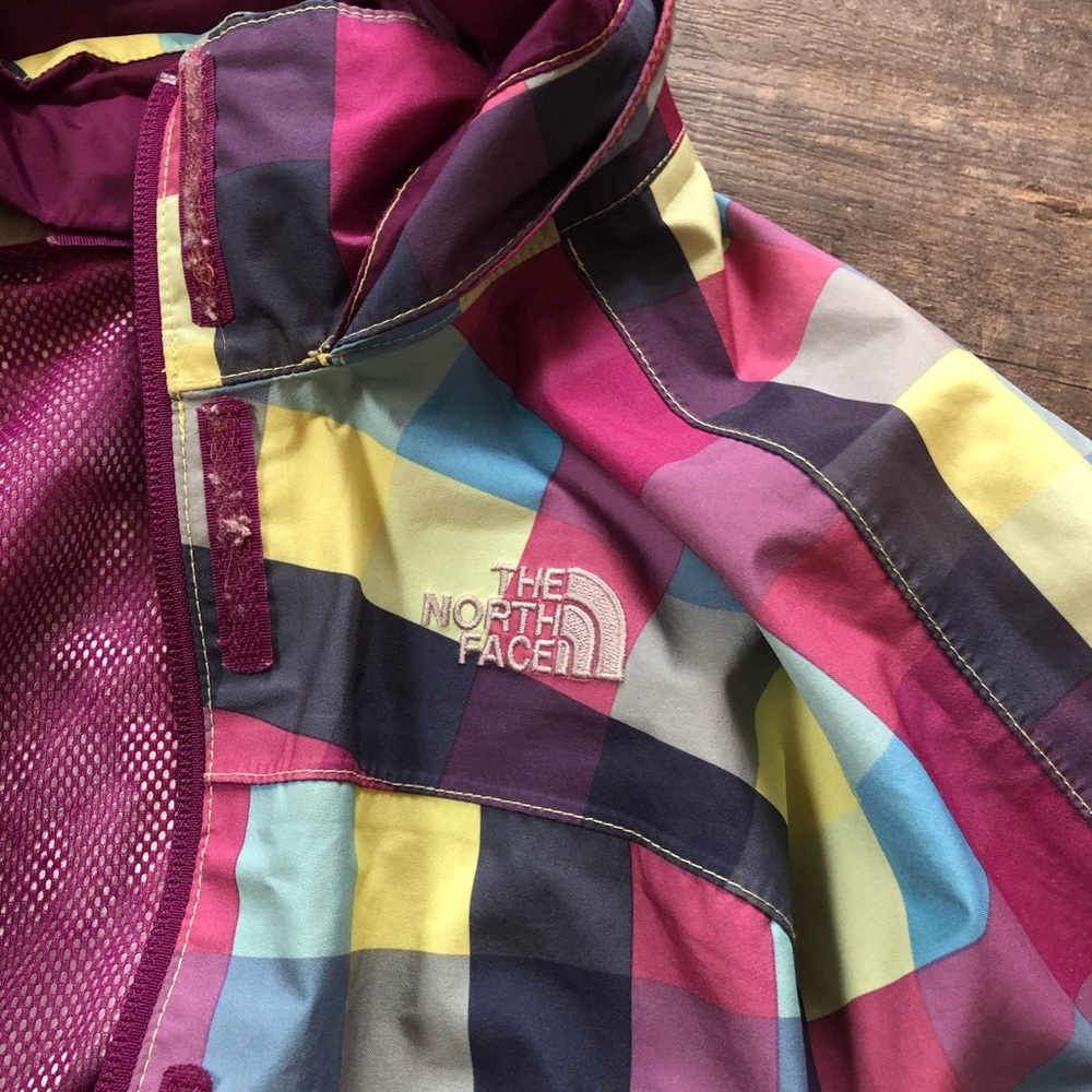 Girls North Face spring jacket. Size 10-12